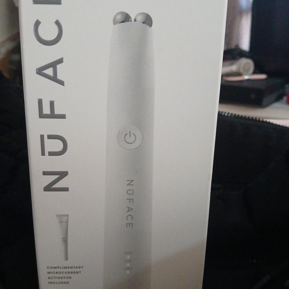 NuFace Microcurrent Device Packaging